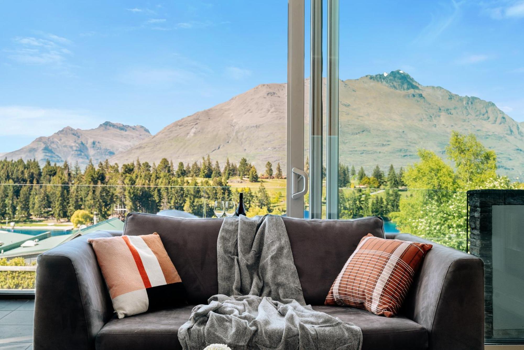 Modern Executive Living In Pounamu Appartement Queenstown Buitenkant foto