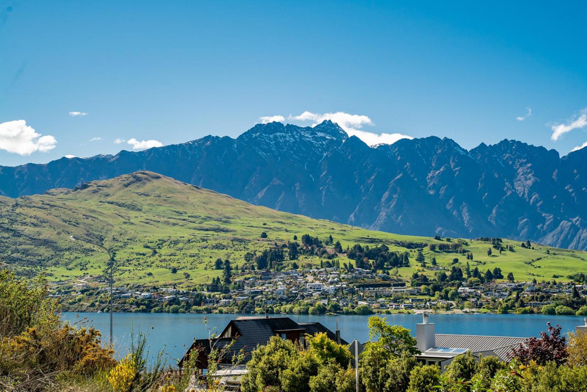 Modern Executive Living In Pounamu Appartement Queenstown Buitenkant foto